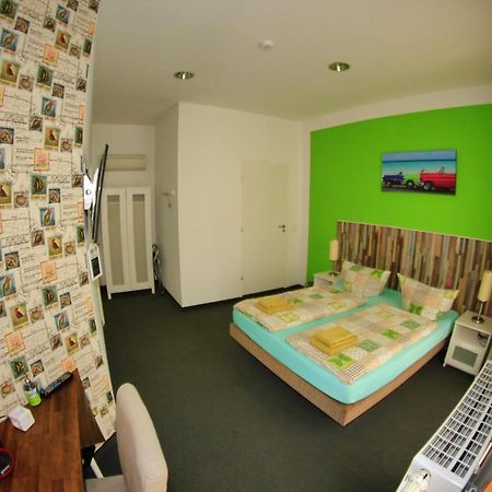 ดี บอทชาฟท์ Hotel เบอร์ลิน ภายนอก รูปภาพ